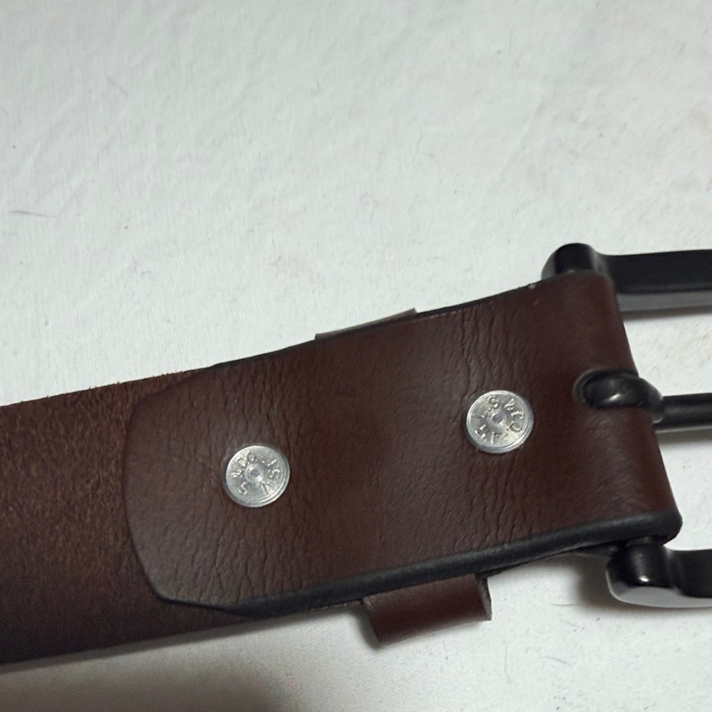 Levi's Woman’s or Men's Dark Brown Leather Belt Matte Gunmetal Buckle size 32-34 - Picture 6 of 6